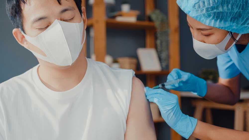 Flu Vaccine vs COVID Vaccine: Can You Take Both Together?